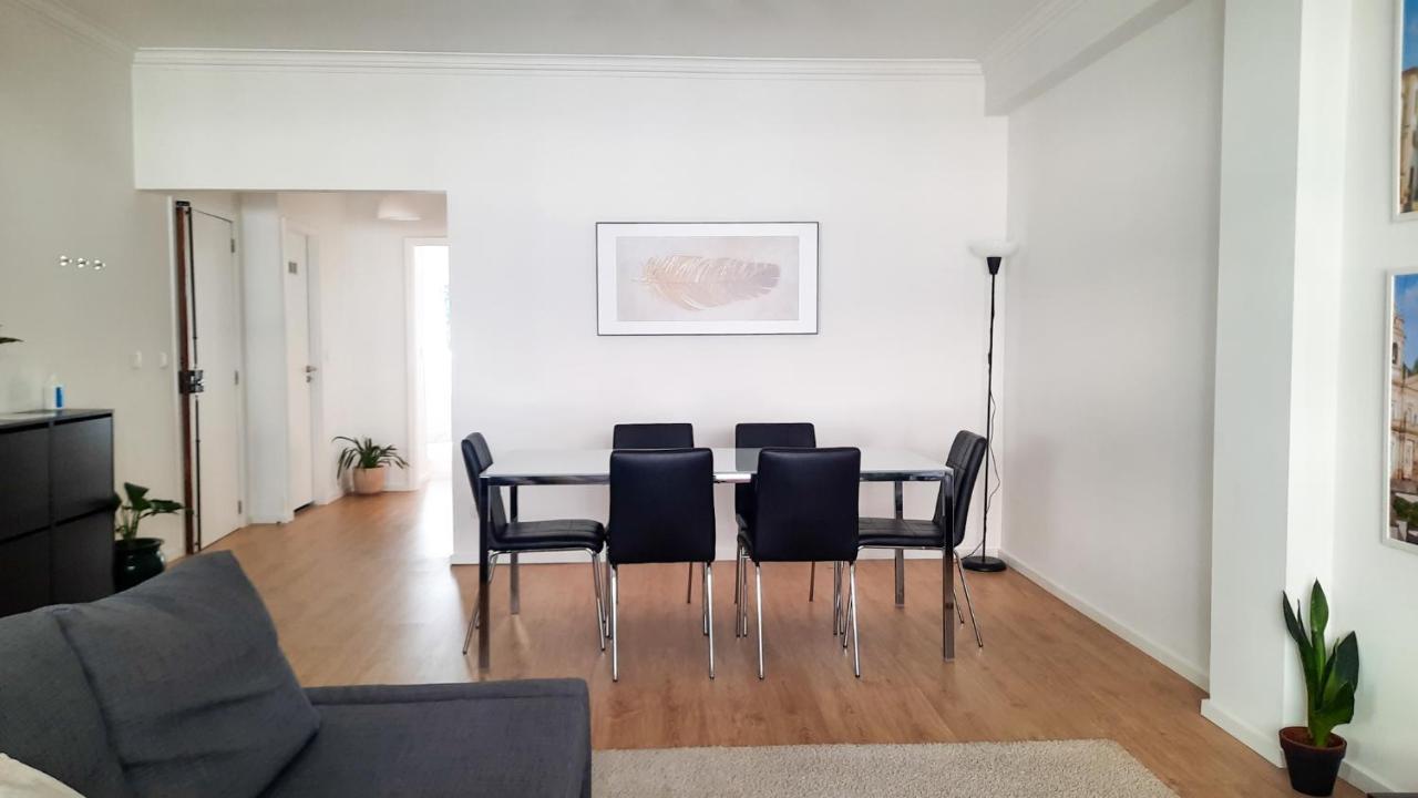 Lovely 2-bedroom - Near Center! * Braga