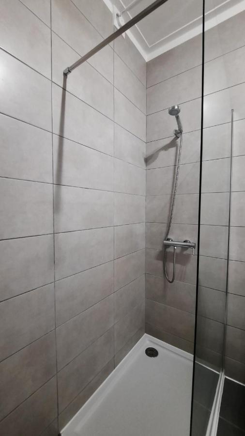 Lovely 2-bedroom - Near Center! Apartment *