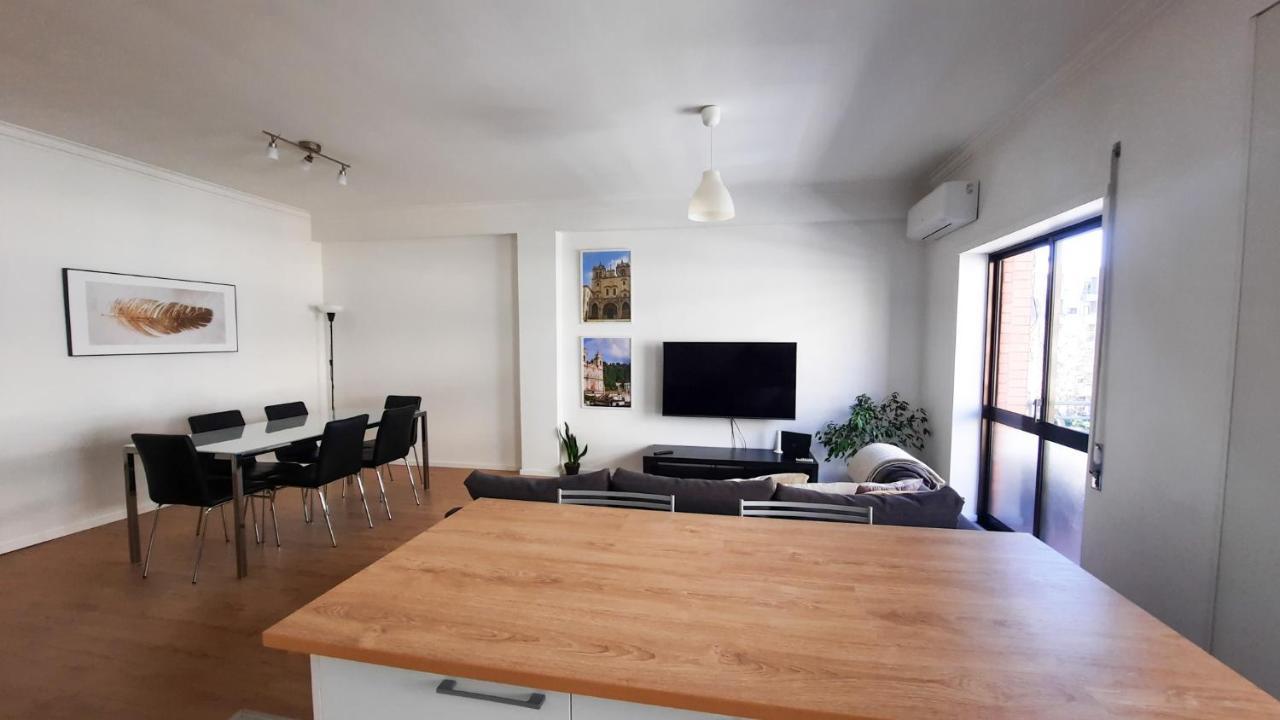 Lovely 2-bedroom - Near Center! * Braga